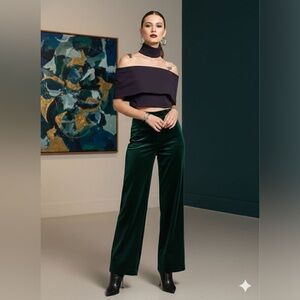 ELLIATT Sophisticated Plum Off-the-Shoulder Crop Top